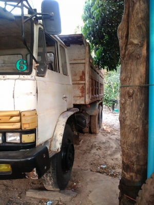 ขายด่วน  รถ10 ล้อ 2 เพลา F17 กระบะดั้ม ทะเบียนพร้อมโอนสภาพใช้งานได้ตามปกติ  สนใจติด ต่อ 087-8637056  สมัย