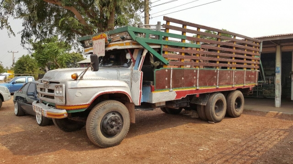 ขาย 10 ล้อ หัวยาว 2 เพลา ช่วงล่างใหญ่จัมโบ้ เครื่อง HO6C 180 แรงม้า เกียร์ HO สโลว์อินเตอร์ พวงมาลัยพาวเวอร์ ทะเบียนพร้อมโอน