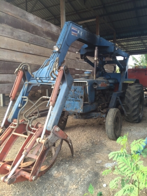 ขายรถคีบอ้อย. FORD T-3. สภาพดีมากๆๆพร่อมใช้