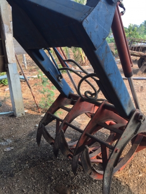 ขายรถคีบอ้อย. FORD T-3. สภาพดีมากๆๆพร่อมใช้