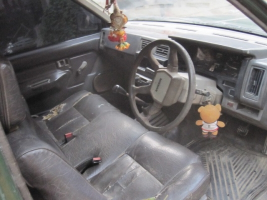 ขายนิสสัน บิ๊กเอ็มฝาแดง