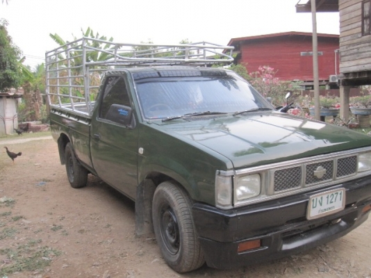 ขายนิสสัน บิ๊กเอ็มฝาแดง