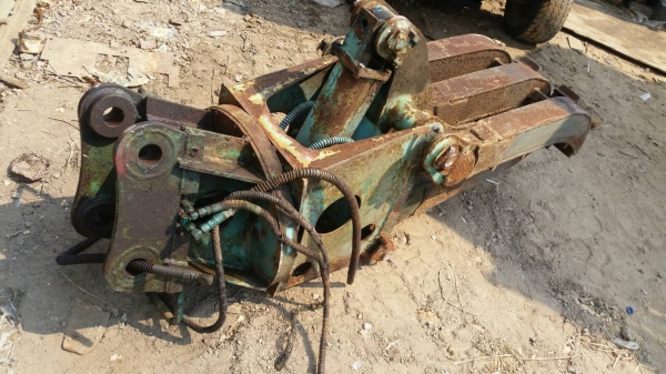 ขาย หัวคีบไม้ คีบเหล็ก CLAMP แบบหมุนได้ สำหรับใส่รถขุด แบคโฮ PC70,100,120,130, 200 ขาย หัวคีบไม้ คีบเหล็ก CLAMP แบบหมุนได้ สำหรับใส่รถขุด แบคโฮ PC70,100,120,130, 200