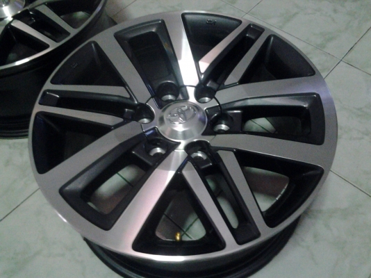 แม็กTOYOTA FORTUNER18ถอดป้ายแดง