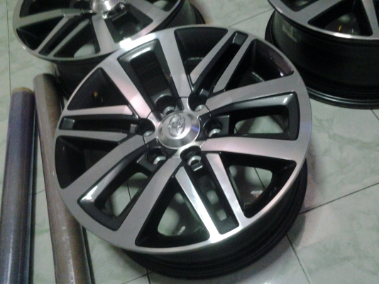 แม็กTOYOTA FORTUNER18ถอดป้ายแดง