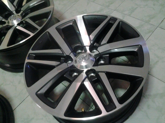 แม็กTOYOTA FORTUNER18ถอดป้ายแดง