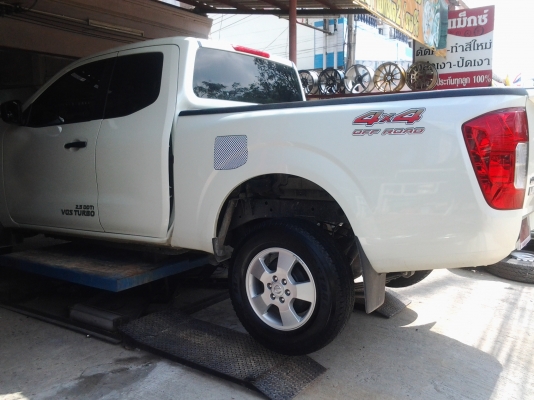 ล้อเดิมนาวาร่า แปลงใส่ NP300 ล้อเดิมนาวาร่า แปลงใส่ NP300