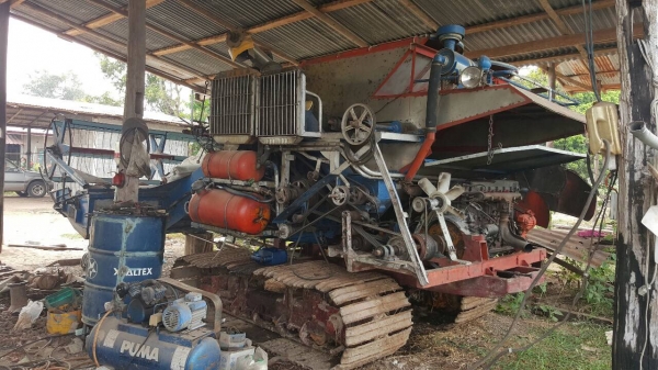 ขาย รถเกี่ยวข้าว ของอู่ไทยรุ้ง เครื่อง 6HE1 195 แรงม้า ช่วงล่างเต็ม โซ่+ใบแทรคใหม่ ปั้มดี รถใช้งานได้ปกติ ราคาคุยกันได้ครับ ขาย รถเกี่ยวข้าว ของอู่ไทยรุ้ง เครื่อง 6HE1 195 แรงม้า ช่วงล่างเต็ม โซ่+ใบแทรคใหม่ ปั้มดี รถใช้งานได้ปกติ ราคาคุยกันได้ครับ