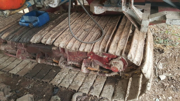 ขาย รถเกี่ยวข้าว ของอู่ไทยรุ้ง เครื่อง 6HE1 195 แรงม้า ช่วงล่างเต็ม โซ่+ใบแทรคใหม่ ปั้มดี รถใช้งานได้ปกติ ราคาคุยกันได้ครับ ขาย รถเกี่ยวข้าว ของอู่ไทยรุ้ง เครื่อง 6HE1 195 แรงม้า ช่วงล่างเต็ม โซ่+ใบแทรคใหม่ ปั้มดี รถใช้งานได้ปกติ ราคาคุยกันได้ครับ