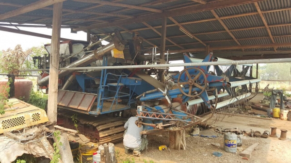 ขาย รถเกี่ยวข้าว ของอู่ไทยรุ้ง เครื่อง 6HE1 195 แรงม้า ช่วงล่างเต็ม โซ่+ใบแทรคใหม่ ปั้มดี รถใช้งานได้ปกติ ราคาคุยกันได้ครับ ขาย รถเกี่ยวข้าว ของอู่ไทยรุ้ง เครื่อง 6HE1 195 แรงม้า ช่วงล่างเต็ม โซ่+ใบแทรคใหม่ ปั้มดี รถใช้งานได้ปกติ ราคาคุยกันได้ครับ