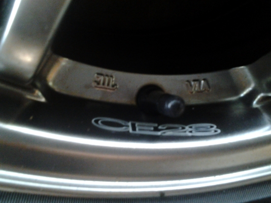 แม็ก CE28 ขอบ15 4รู100 4รู114 พร้อมยาง แม็ก CE28 ขอบ15 4รู100 4รู114 พร้อมยาง