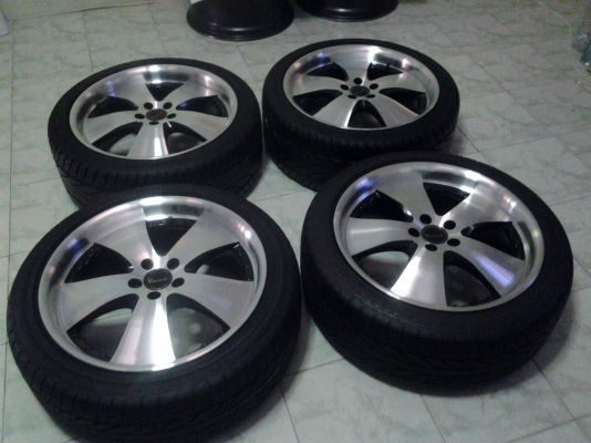 แม็กvisconti ขอบ18  5รู100 พร้อมยางyogohama