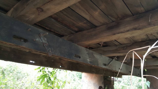 ขาย กระบะ 6 ล้อ สภาพพร้อมใช้งาน ยาว 5 เมตร กว้าง 2.10 เมตร ยกลงจาก ISUZU NPR