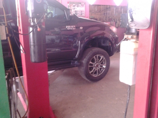 แม็กขอบ18 พร้อมยาง แม็กขอบ18 พร้อมยาง