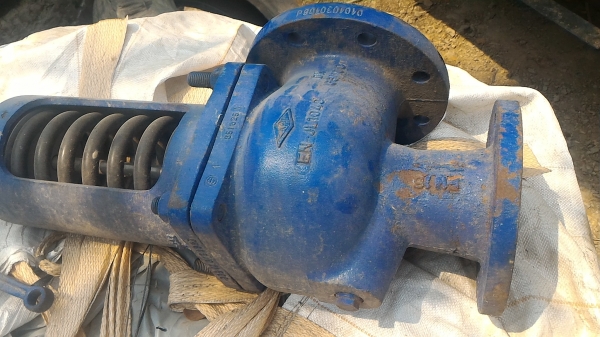 วาล์วเปิดด้วยแรงดัน แบบหน้าแปลนขนาด เข้า 2 นิ้ว ออก 3 นิ้ว ของใหม่ยังไม่ได้ใช้งาน