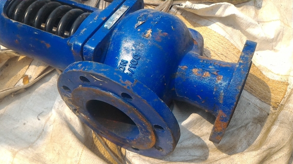 วาล์วเปิดด้วยแรงดัน แบบหน้าแปลนขนาด เข้า 2 นิ้ว ออก 3 นิ้ว ของใหม่ยังไม่ได้ใช้งาน