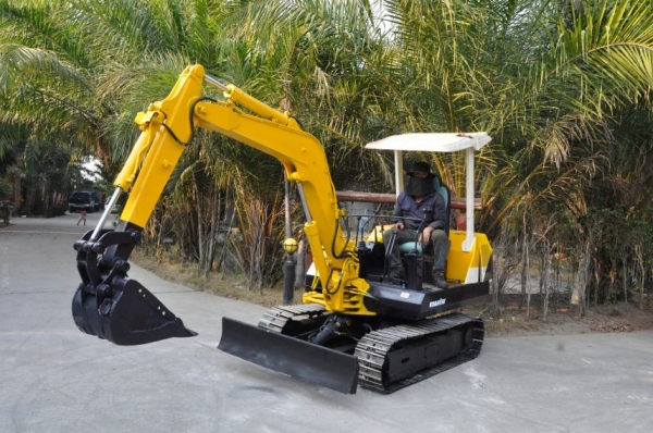 ขายแบคโฮkomatsu PC20-5 สวยเดิม 180,000เท่านั้น!!