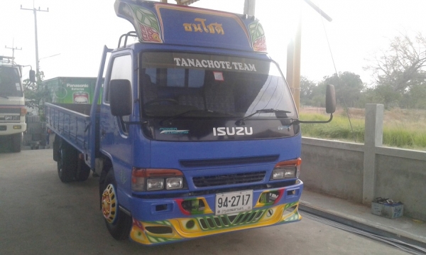 ISUZU NPR 130 แรง  ห้างแท้ จดปี44