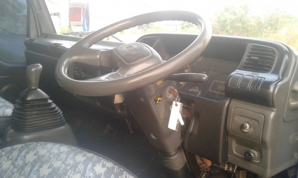 ISUZU NPR 130 แรง  ห้างแท้ จดปี44