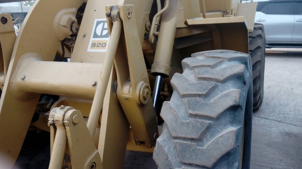 ขายรถตักล้อยางcat920สภาพดีพร้อมใช้งาน