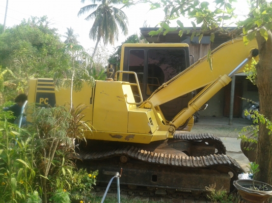 ขายด่วน KOMATSU PC120-5 สภาพสวยพร้อมใช้งาน เครื่องปั้มดี ทำงานเร็วไม่โหลด โซ่ดีเอวแน่น ไฟฟ้าอยู่ตัดมอเตอร์คันเร่ง เฟรมสวย บูมอาร์มสวย  รถพร้อมทำงานครับ