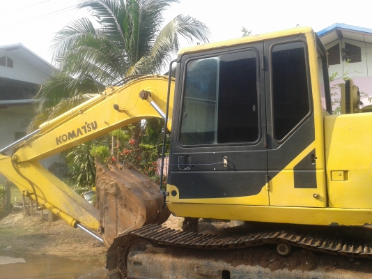 ขายด่วน KOMATSU PC120-5 สภาพสวยพร้อมใช้งาน เครื่องปั้มดี ทำงานเร็วไม่โหลด โซ่ดีเอวแน่น ไฟฟ้าอยู่ตัดมอเตอร์คันเร่ง เฟรมสวย บูมอาร์มสวย  รถพร้อมทำงานครับ