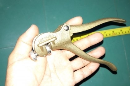 ขายคัดคองเลื่อยตราหมึกเบ็ดเก่าเก็บ Made in England. ขายคัดคองเลื่อยตราหมึกเบ็ดเก่าเก็บ Made in England.