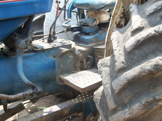 ขายฟอร์ด 77 T 1 สภาพสวย รถใช้งานน้อย ทะเบียนจดปี 41 ขายฟอร์ด 77 T 1 สภาพสวย รถใช้งานน้อย ทะเบียนจดปี 41