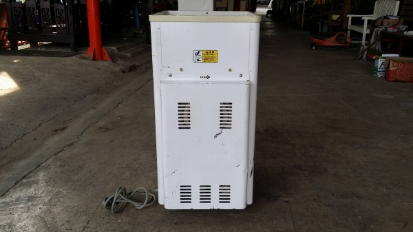 เครื่องขัดข้าวขาว HOSOKAWA รุ่น R1900EN เก่าญี่ปุ่น กำลังการผลิต 100 kg./ชม. สามารถขัดข้าวกล้องให้เป็นข้าวขาวได้อย่างสะดวก รวดเร็ว