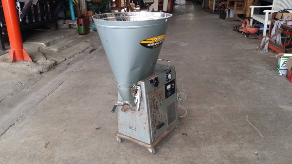 เครื่องขัดข้าวขาว TAIWA รุ่น B-30M เก่าญี่ปุ่น กำลังการผลิต 30 kg./ชม. สามารถขัดข้าวกล้องให้เป็นข้าวขาวได้อย่างสะดวก รวดเร็ว