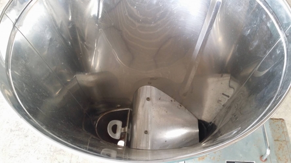 เครื่องขัดข้าวขาว TAIWA รุ่น B-30M เก่าญี่ปุ่น กำลังการผลิต 30 kg./ชม. สามารถขัดข้าวกล้องให้เป็นข้าวขาวได้อย่างสะดวก รวดเร็ว