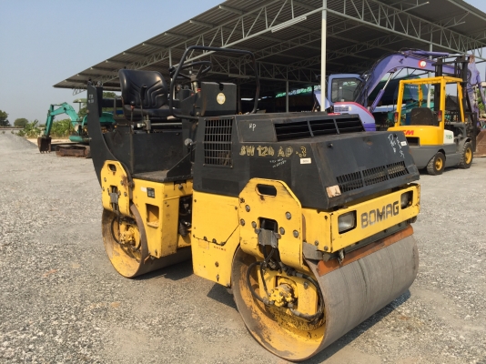 ขายรถBomagรุ่นBW120AD-3 นำเข้าจากญี่ปุ่น ไม่เคยใช้งานในไทย มีเอกสารพร้อมจดทะเบียน น้ำหนัก2.9ตันหน้าเหล็กหลังเหล็ก  บดอัดสั่นสเทือนได้ทั้ง2ล้อ เอวออ่น  เครื่องยนต์ดีเซล สภาพดีพร้อมใช้งาน มีให้เลือกหลายคันหลายขนาด