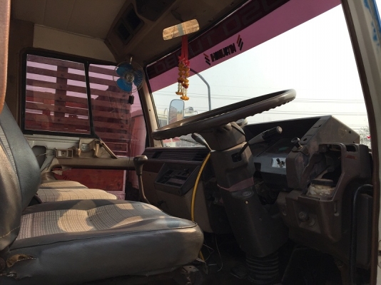 ขาย MITSUBISHI  6 ล้อ