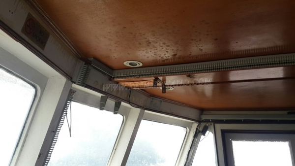 เรือ 2 ลำ