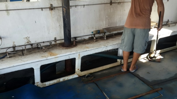 เรือ 2 ลำ