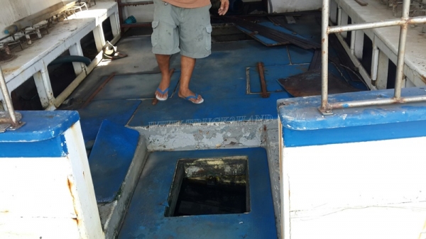 เรือ 2 ลำ