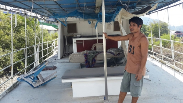 เรือ 2 ลำ