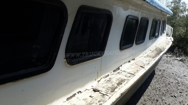 เรือ 2 ลำ