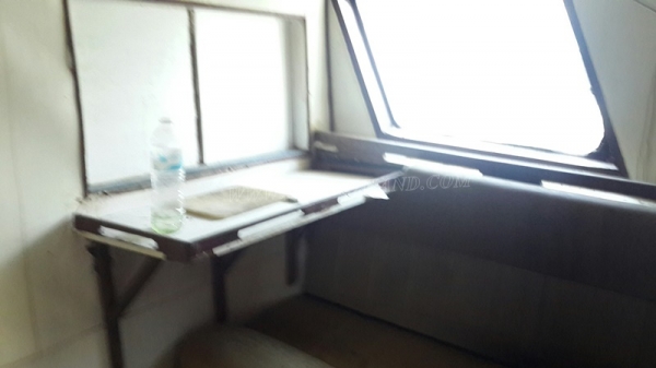 เรือ 2 ลำ