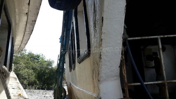 เรือ 2 ลำ