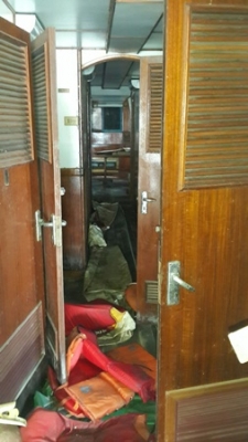 เรือ 2 ลำ