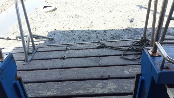 เรือ 2 ลำ