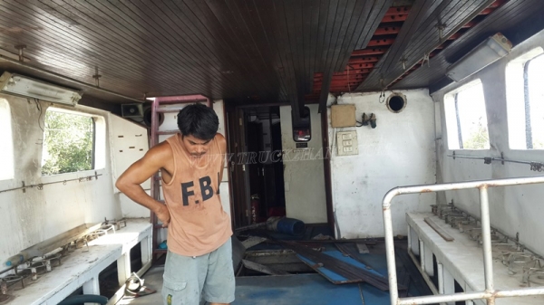 เรือ 2 ลำ