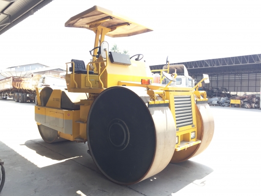 1998 SAKAI Macadam 3 Wheel Roller R2