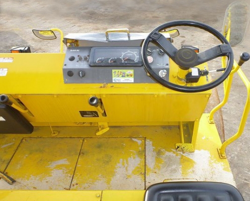 1998 SAKAI Macadam 3 Wheel Roller R2
