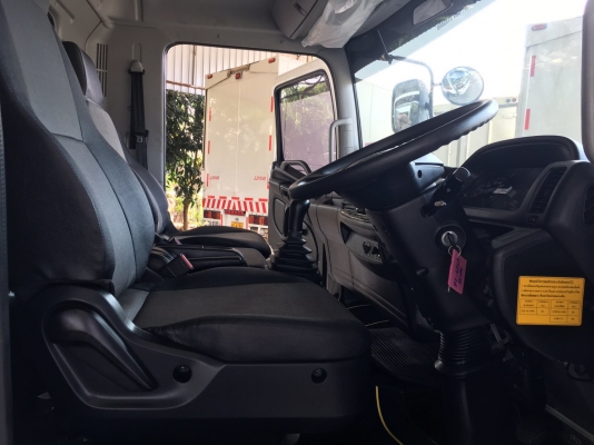 ขาย6ล้อ HINO.MAGA FC 9J Euro3. DOMINATOR. 500 รุ่นใหม่ล่าสุด เครื่องคอมมอลเรล175 เเรง วิ่ง12,000 กิโลเมตร รถห้างเเท้ๆ กะบะเหล็กพร้อมคอกสูงๆยาว6.50 เมตรภายในสีดำ เเอร์เเบล็คเบรคทิฟฟี่ จดทะเบียนปลายปี 2558 (2015) สภาพป้ายเเดงใครต้องการไม่ผิดหวังราคา1,350,00