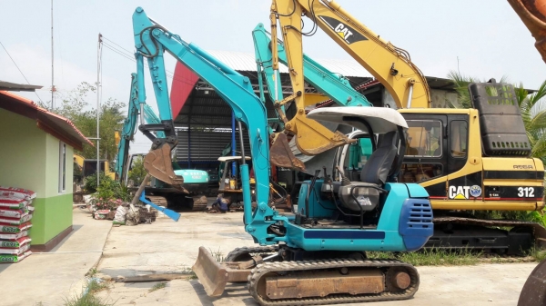 ขาย KUBOTA  K035  เก่าญี่ปุ่น  สภาพดี พร้อมใช้  ลองระบบกันได้ทุกวัน  โทร 089-7462641  สุวรรณีจ้า...