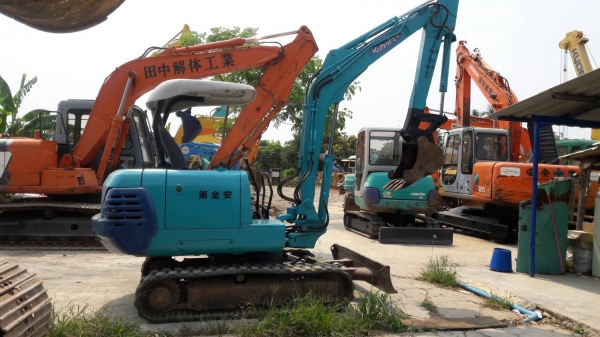 ขาย KUBOTA  K035  เก่าญี่ปุ่น  สภาพดี พร้อมใช้  ลองระบบกันได้ทุกวัน  โทร 089-7462641  สุวรรณีจ้า...