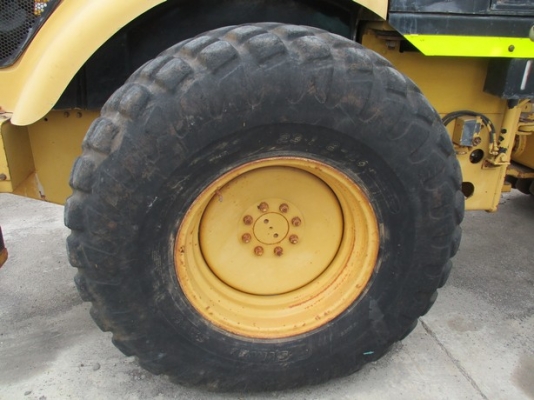 CATERPILLAR CP-563D CATERPILLAR CP-563D