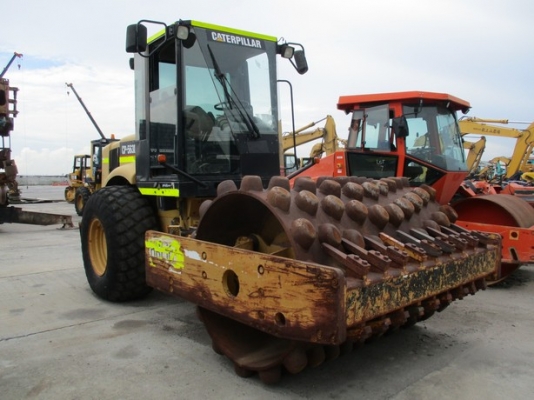 CATERPILLAR CP-563D CATERPILLAR CP-563D